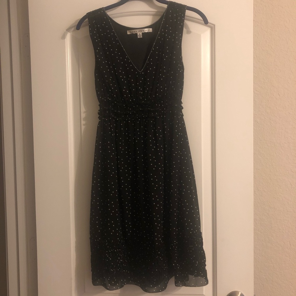 Women's Small Max Studio V-Neck Sleeveless Dress